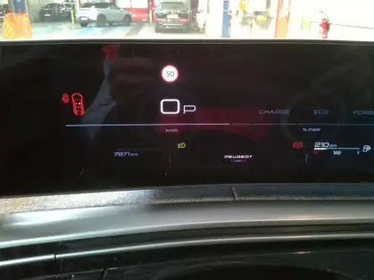 PEUGEOT 3008 ALLURE Hybrid 145 CV e-DCS6 