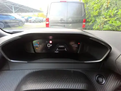 PEUGEOT 2008 ALLURE HYBRID 136 CV e-DCS6