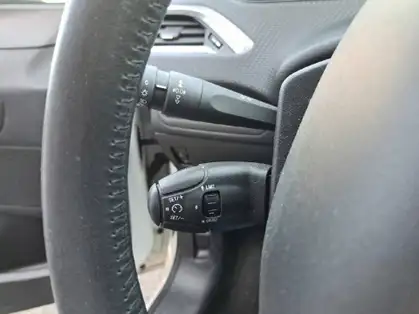 PEUGEOT 208 208 STYLE 1.2 PURETECH 82 CV BVM5