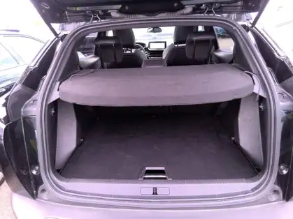 PEUGEOT 2008 GT HYBRID 136 CV E-DCS6