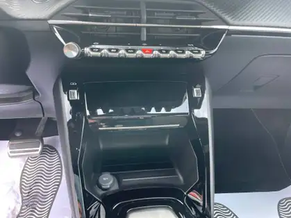 PEUGEOT 2008 GT Hybrid 145 CV e-DCS6