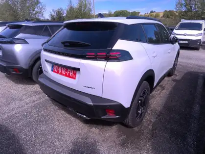 PEUGEOT 2008 ALLURE Hybrid 145 CV e-DCS6 