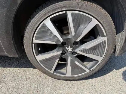PEUGEOT 208 50 kWh 136ch GT Line