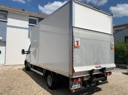IVECO DAILY FOURGON III 35C18HA8 4100 3.0 180 CH BVA CAISSE TROUILLET 20M3