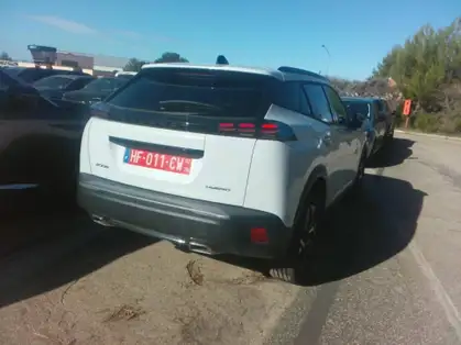 PEUGEOT 2008 ALLURE Hybrid 145 CV e-DCS6 