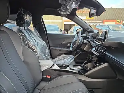 PEUGEOT 2008 GT Hybrid 145 CV e-DCS6 