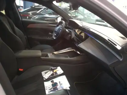 PEUGEOT 308 54 kWh 156ch GT