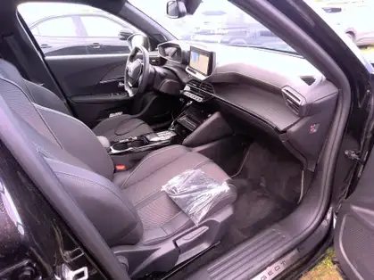 PEUGEOT 2008 50 kWh 136 ch GT