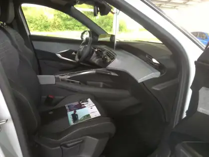 PEUGEOT 5008 ALLURE Hybrid 145 CV e-DCS6 