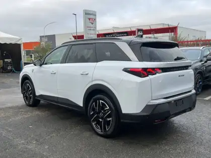 PEUGEOT 5008 GT Hybrid 145 CV e-DCS6 