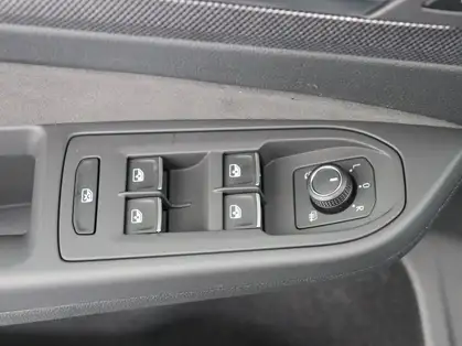 VOLKSWAGEN GOLF 1.5 eTSI EVO2 150 DSG7 R-Line Limited