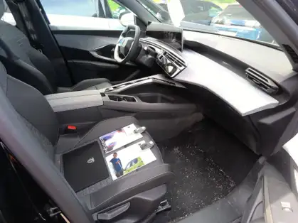 PEUGEOT 5008 ALLURE Hybrid 145 CV e-DCS6 