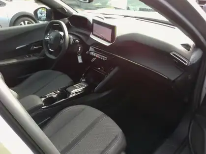 PEUGEOT 2008 ALLURE HYBRID 136 CV e-DCS6