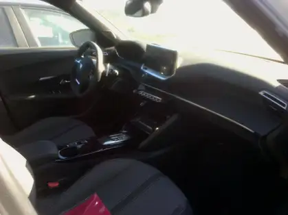 PEUGEOT 2008 ALLURE Hybrid 145 CV e-DCS6 