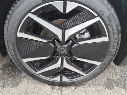 PEUGEOT 208 GT Hybrid 145 CV e-DCS6