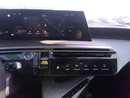 PEUGEOT 3008 ALLURE HYBRIDE 136 CV e-DCS6