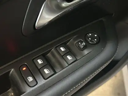 PEUGEOT 208 ALLURE HYBRID 100 CV E-DCS6