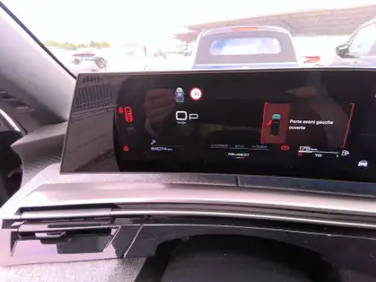 PEUGEOT 5008 ALLURE Hybrid 136 CV e-DCS6 