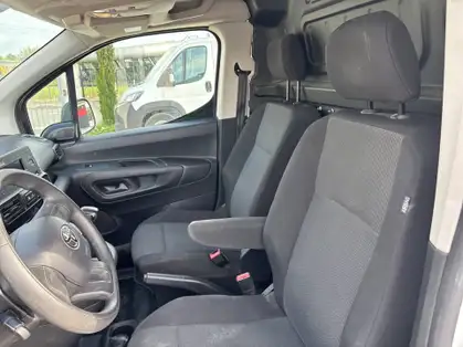 TOYOTA PROACE CITY FOURGON RC21 MEDIUM 1.5L 100 D-4D BVM5 ACTIVE
