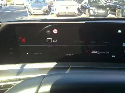 PEUGEOT 3008 ALLURE Hybrid 145 CV e-DCS6 