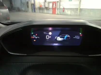 PEUGEOT 2008 ALLURE HYBRID 136 CV e-DCS6