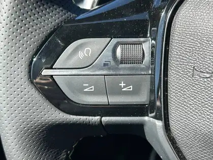 PEUGEOT 2008 GT Hybrid 145 CV e-DCS6 