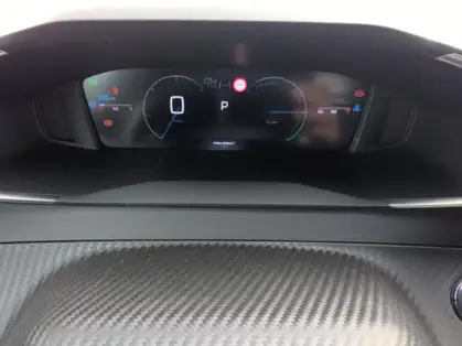 PEUGEOT 2008 ALLURE HYBRID 136 CV e-DCS6