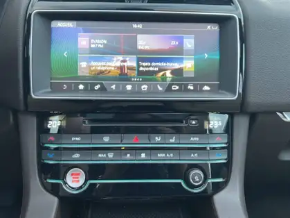 JAGUAR F-PACE PRESTIGE 2.0 D 180 CV AWD BVA8 