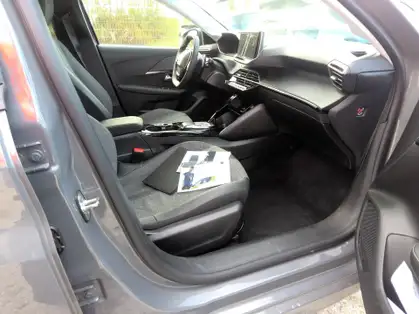 PEUGEOT 208 ALLURE HYBRID 100 CV E-DCS6