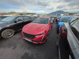 PEUGEOT GT Hybrid 136 CV e-DCS6 