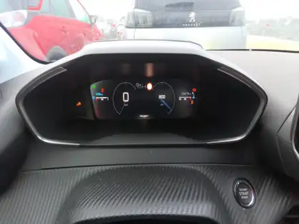 PEUGEOT 208 ALLURE 1.2 PURETECH 100 CV BVM6