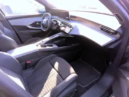PEUGEOT 5008 GT Hybrid 145 CV e-DCS6 