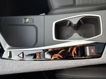 PEUGEOT 3008 GT Hybrid 145 e-DCS6