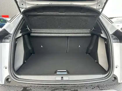 PEUGEOT 2008 GT HYBRID 136 CV E-DCS6