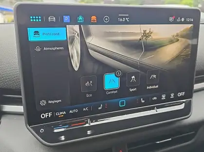 VOLKSWAGEN T-ROC 1.5 eTSI Hybrid 150 ch DSG7 R-Line