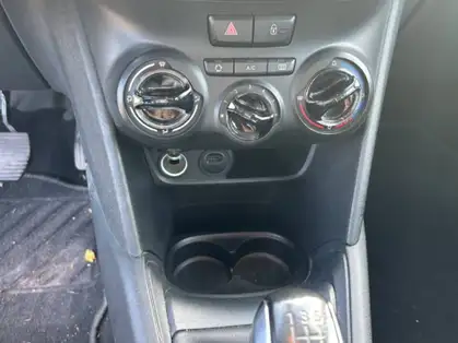 PEUGEOT 208 SIGNATURE 1.2 PURETECH 82 CV BVM