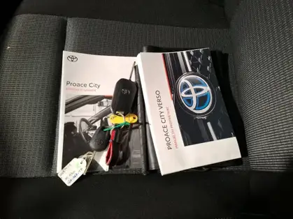 TOYOTA PROACE CITY VERSO RC21 DYNAMIC RC21 Medium 1.2L 110 VVT-i BVM6 