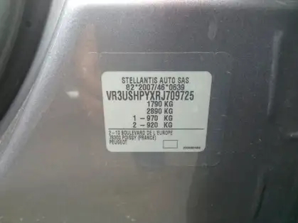 PEUGEOT 2008 ALLURE HYBRID 136 CV e-DCS6