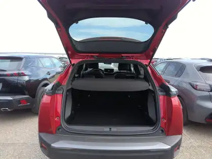 PEUGEOT 2008 ALLURE HYBRID 136 CV e-DCS6
