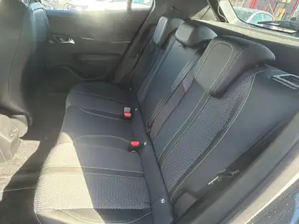 PEUGEOT 2008 GT Hybrid 145 CV e-DCS6 