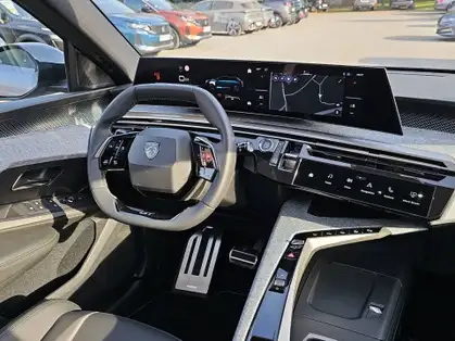 PEUGEOT 5008 GT 1.2 HYBRID 136 CV E-DCS6