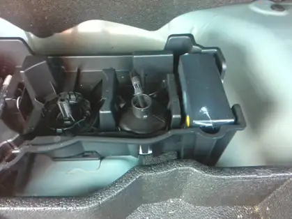 PEUGEOT 2008 ALLURE HYBRID 136 CV e-DCS6