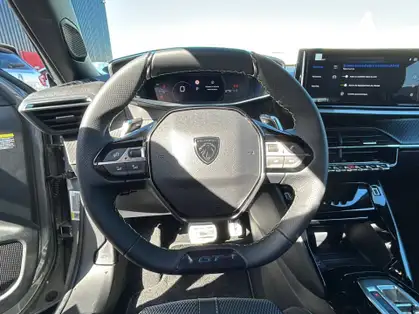 PEUGEOT 2008 GT Hybrid 145 CV e-DCS6 