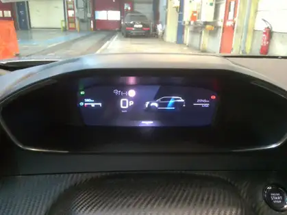 PEUGEOT 2008 ALLURE HYBRID 136 CV e-DCS6