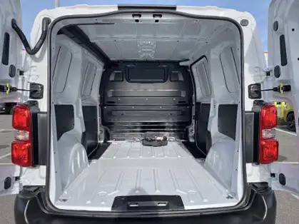 PEUGEOT E-EXPERT FOURGON TAILLE M ELECTRIQUE 50 KWH 136 CV