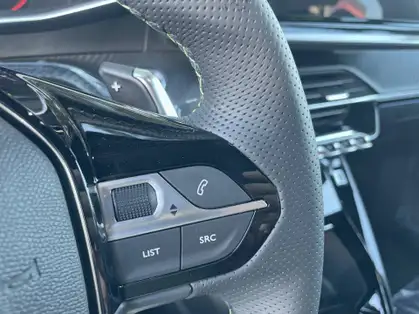 PEUGEOT 2008 GT HYBRID 136 CV E-DCS6