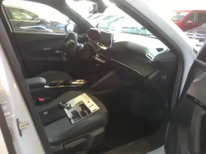 PEUGEOT 2008 ALLURE Hybrid 145 CV e-DCS6 