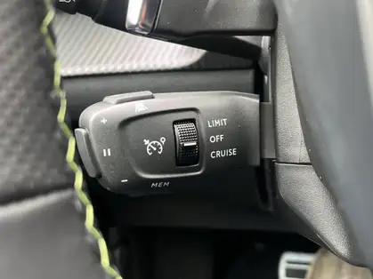 PEUGEOT 2008 GT Hybrid 145 CV e-DCS6 