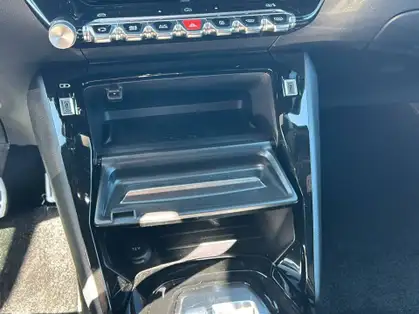 PEUGEOT 2008 GT Hybrid 145 CV e-DCS6 