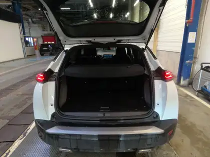 PEUGEOT 2008 GT Hybrid 145 CV e-DCS6 